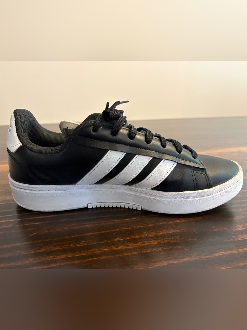 adidas Gradas Black White Leather Sneakers Men’s 9.5 - Picture 2 of 11